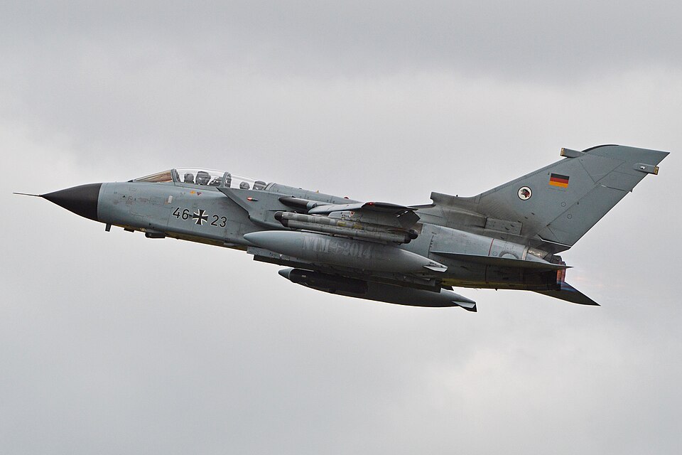 File:Panavia Tornado ECR '46+23' (14573980948).jpg