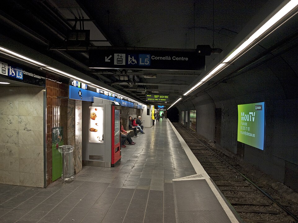 File:Sants Estacio Line5.jpg