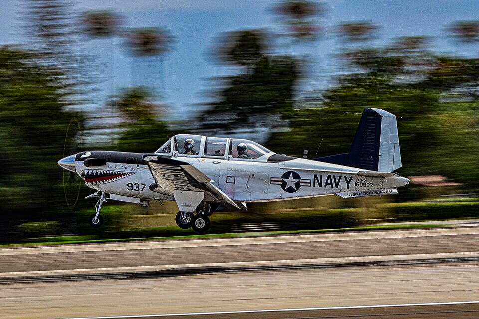 File:U.S. Navy T-34C.jpg