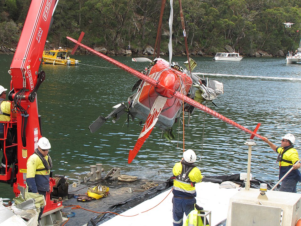 File:VH-NOO recovery from Jerusalem Bay.jpg