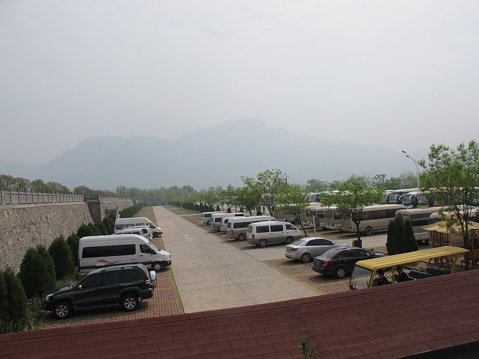 File:少林寺景区停车场 - panoramio.jpg