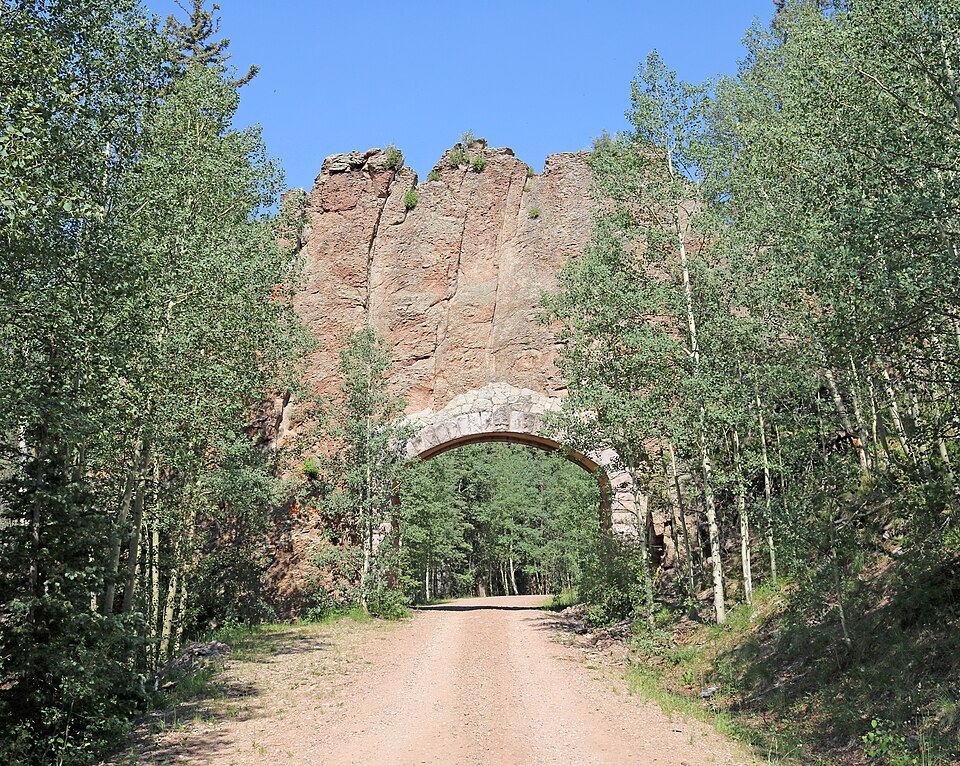 File:Apishapa Arch.JPG