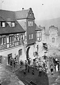Hostellers in the courtyard, April 1932