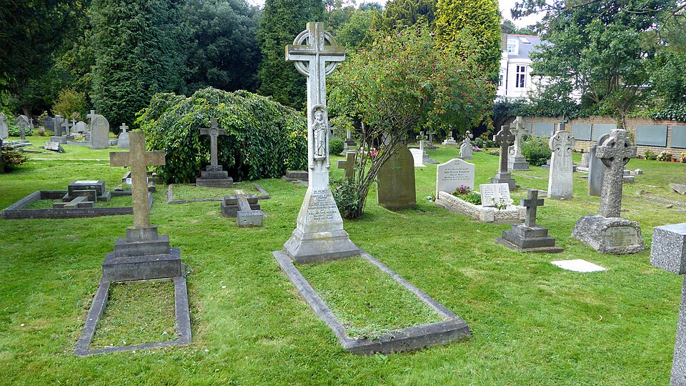 File:Grave of Charles Lowder.JPG