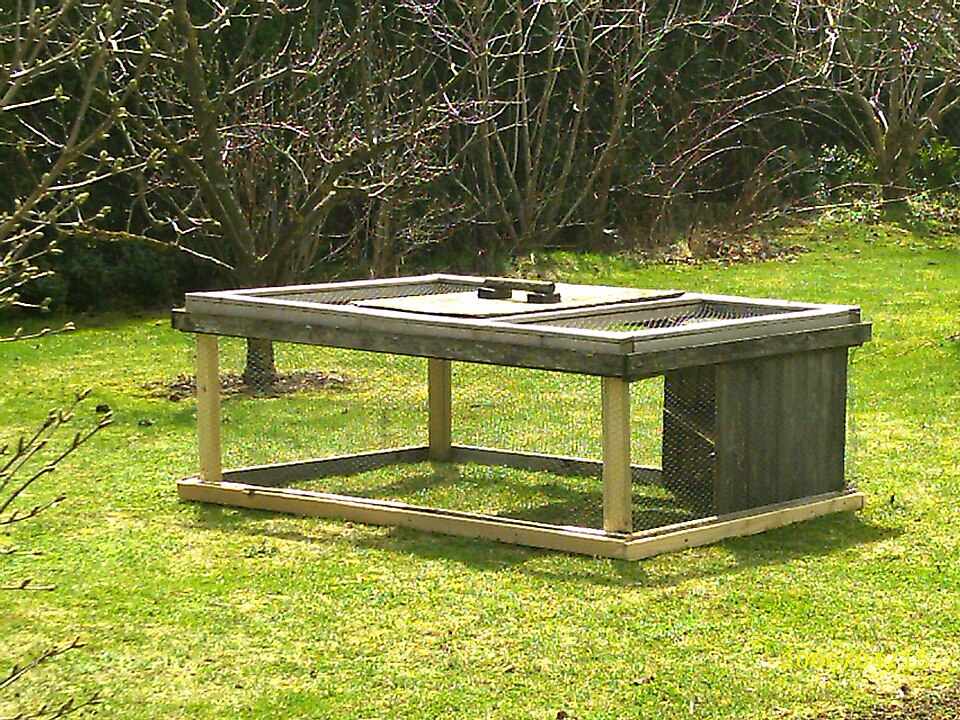 File:Hasenstall039.JPG