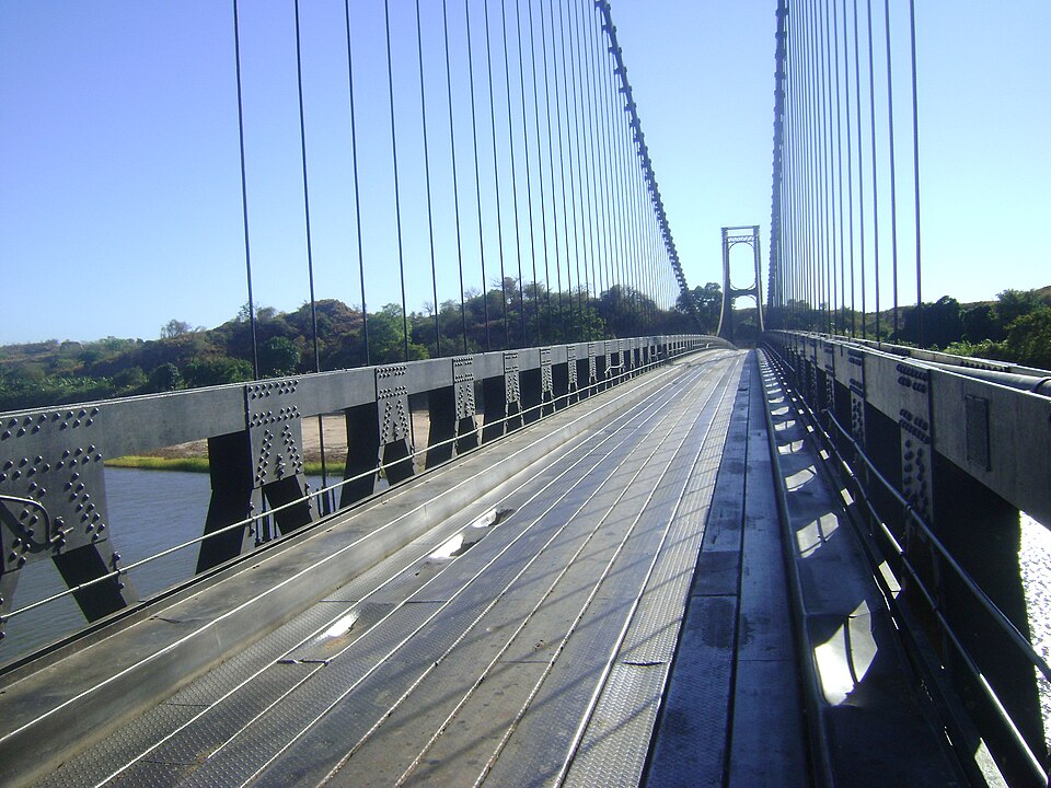 File:Pont de la Kamoro Madagascar.jpg