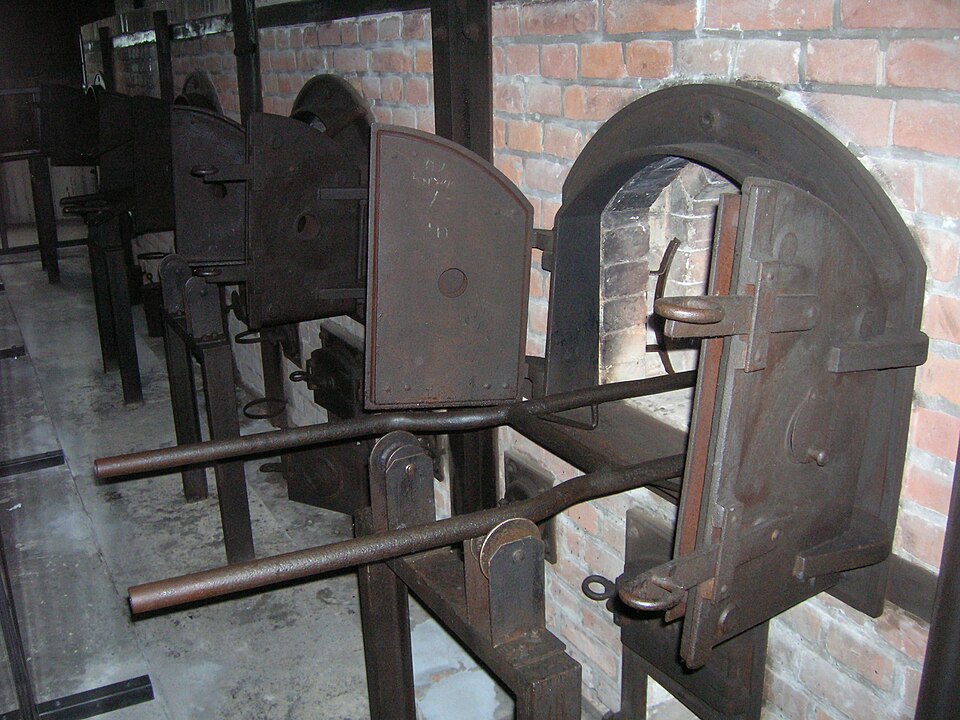 File:Majdanek - crematorium ovens.JPG