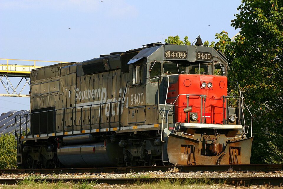 File:SP 9400 EMD SD45T-2.jpg