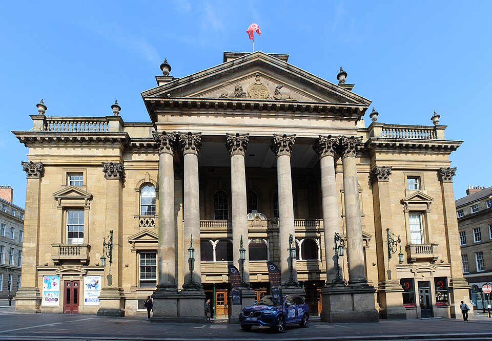 File:Théâtre Royal Newcastle Tyne 3.jpg