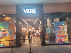 Vans Outlet in December 2021