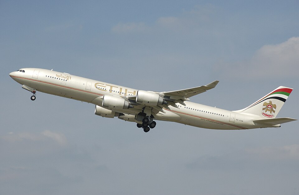 File:Etihad a340-500 a6-ehb arp.jpg