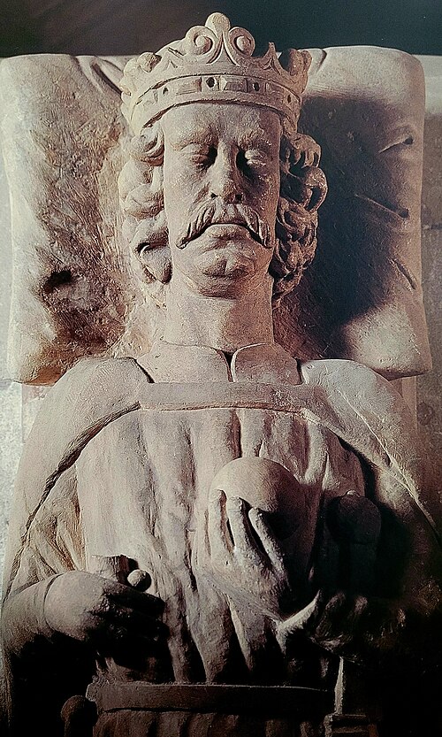 File:Król Władysław Łokietek nagrobek.jpg