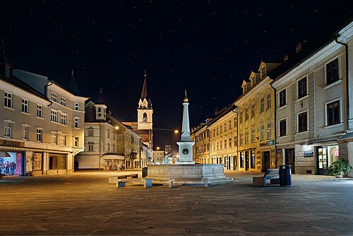 Slika:Kranj glavni trg fotomorgana.jpg