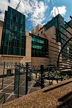 Terry Farrell "SIS Building" (1994)