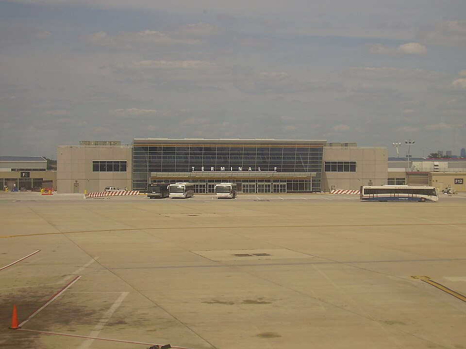 File:PhillyAirportTerminalF.JPG