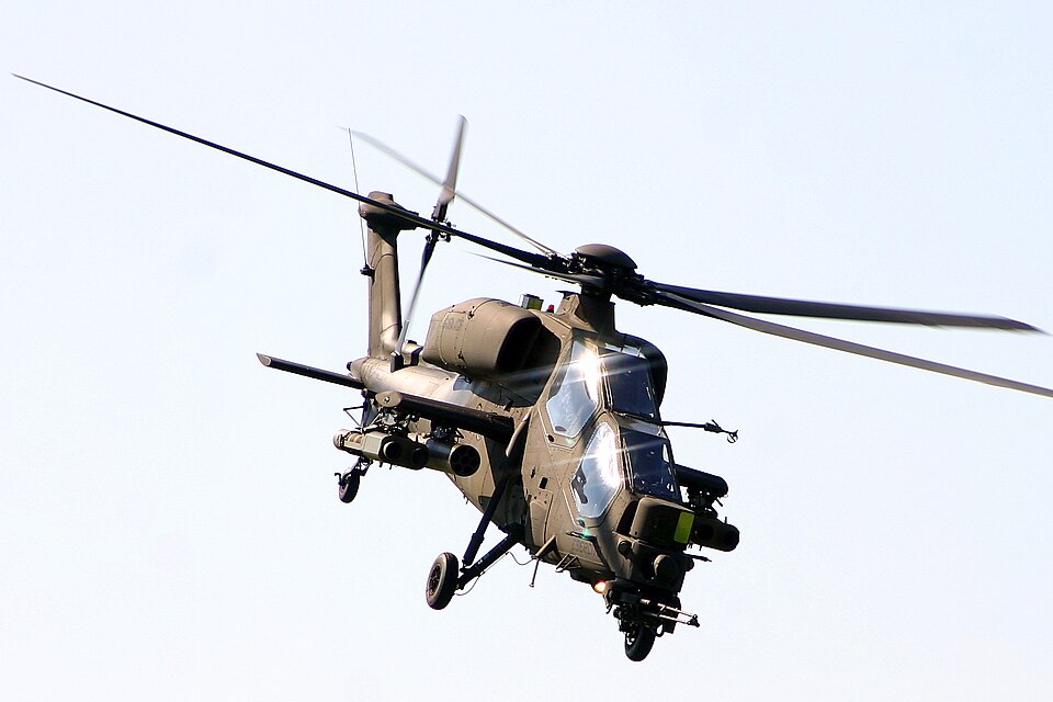 File:AgustaA129 01.jpg
