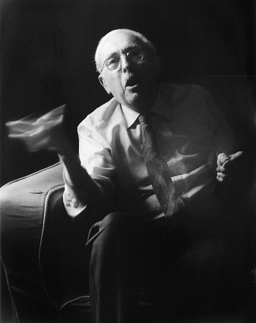 File:Magnus Pyke DMarshall1987.jpg