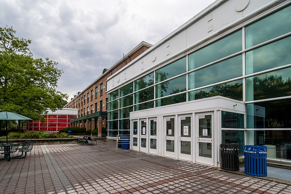 File:Stony Brook University Student Activities Center.jpg