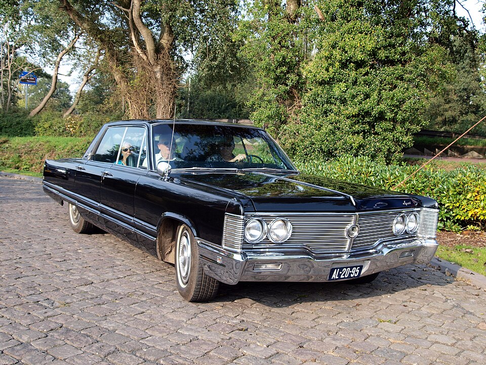 File:1968 Imperial LeBaron DY1-H photo-1.jpg