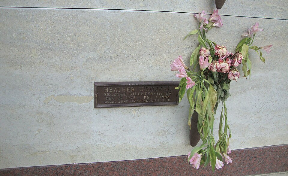 File:Heather O'Rourke crypt 1.jpg