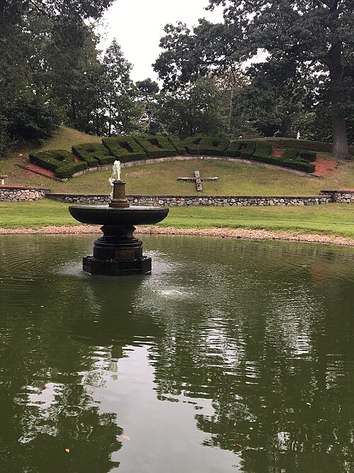 File:Pond and fountain, Brookdale Cemetery.jpg