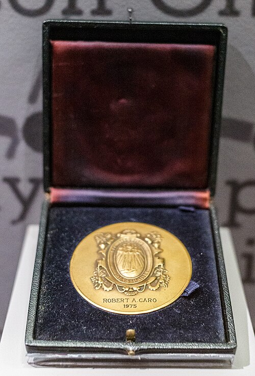 File:Robert Caro's Francis Parkman Prize Medal.jpg