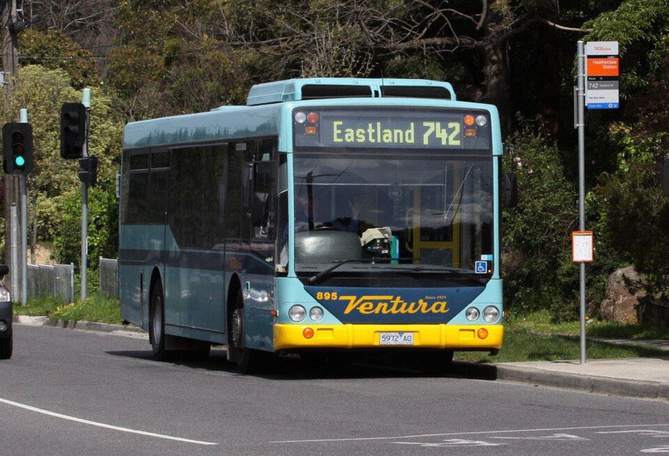 File:Ventura bus Heatherdale.jpg
