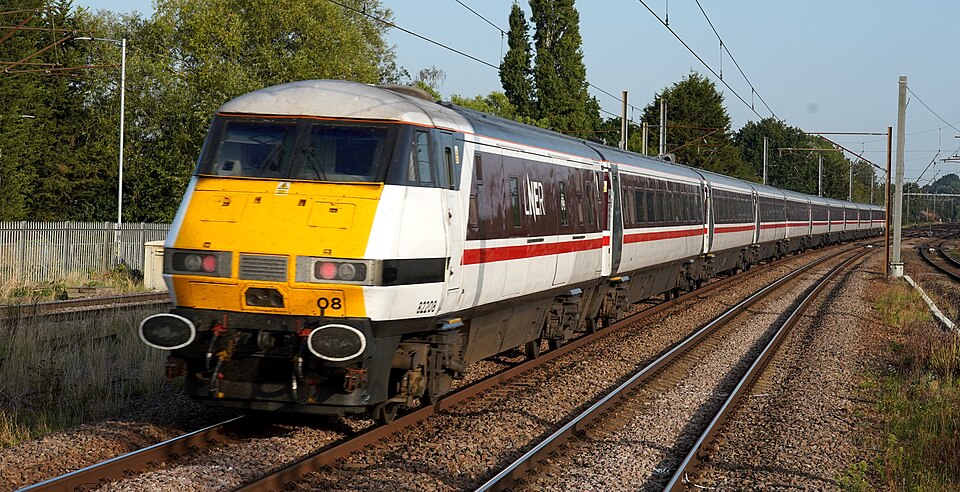 File:82208 Potters Bar 090923 09.04 KX-Leeds.jpg