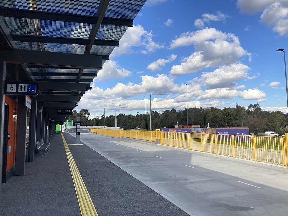 File:Bulleen Park and Ride platform.jpg