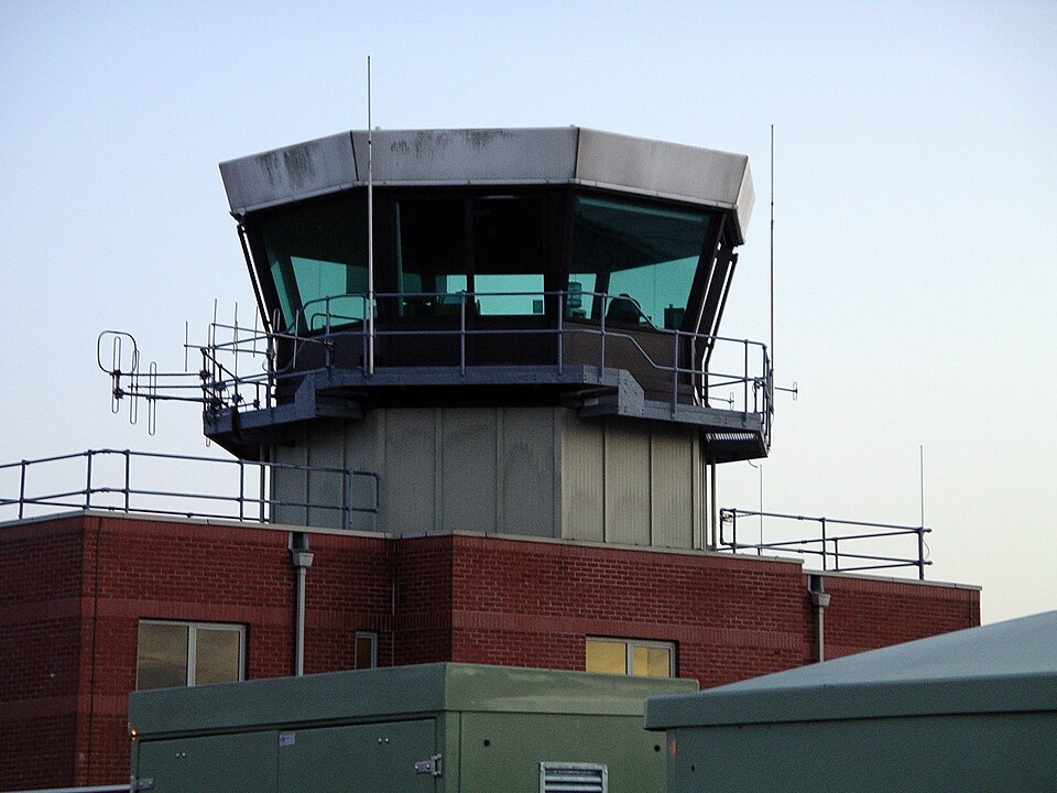 File:Coventry Airport control tower.jpg