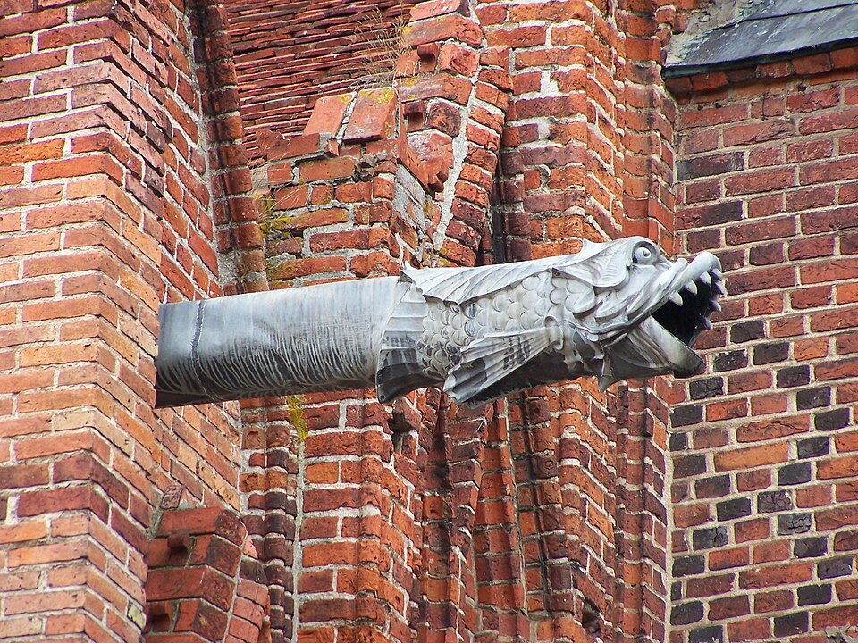 File:Frombork - Katedra - Rzygacz.JPG