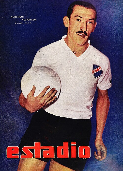 File:Guillermo Fuenzalida, Estadio, 1945-12-15 (135).jpg