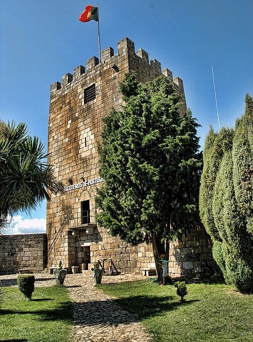 File:Lamego - Castelo de Lamego (cropped).jpg