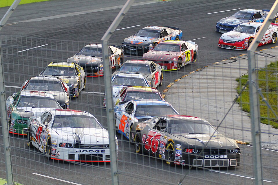 File:Nascar Canadian Tire Series Chaudiere.jpg