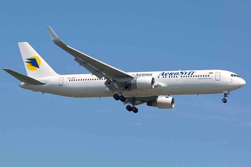 File:AeroSvit 767-300ER.jpg