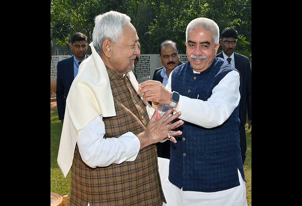 File:Rakesh Sachan meeting with Nitish Kumar.jpg