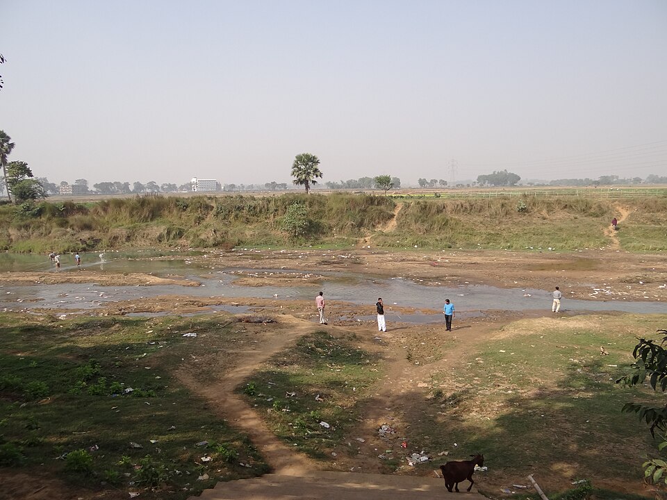 File:Tarapith.JPG