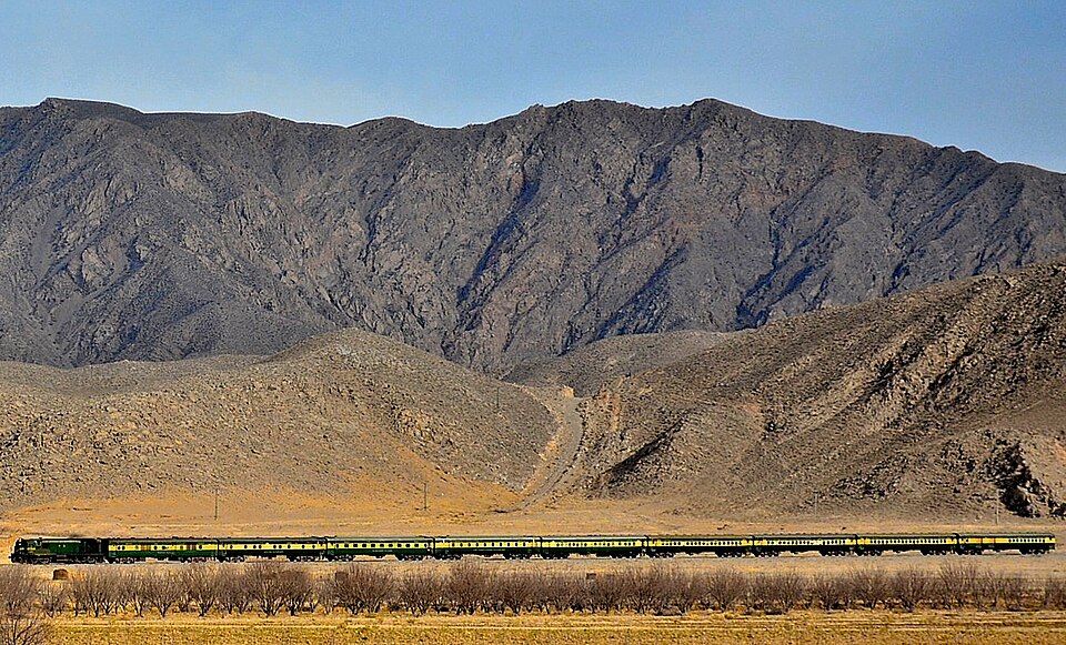 File:Train balochistan pakistan.jpg