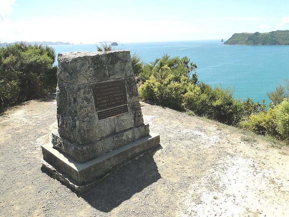 File:CookCairnCooksBeach.JPG