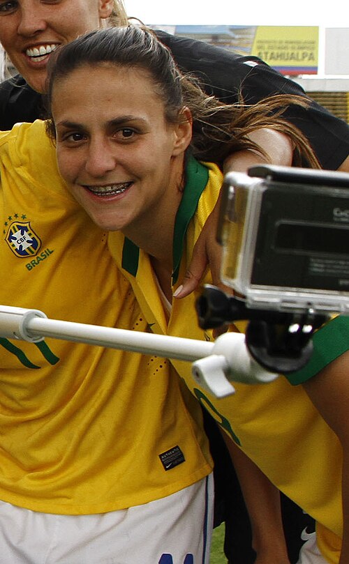File:Darlene de Souza Reguera 2014 (cropped).jpg