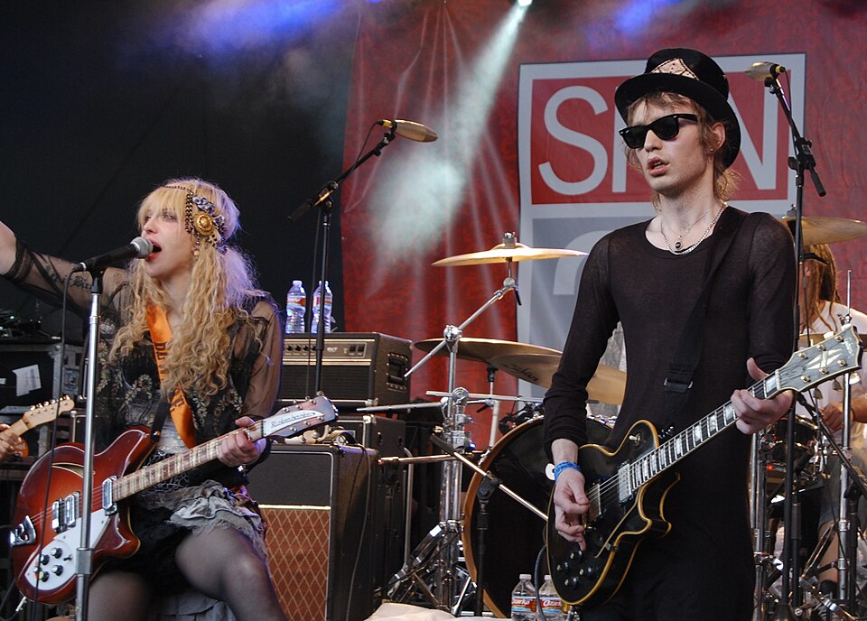 File:Hole SXSW 2010 (2).jpg
