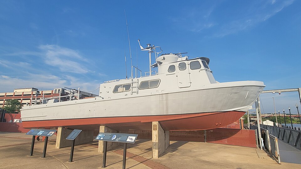 File:Swift boat PCF-1.jpg