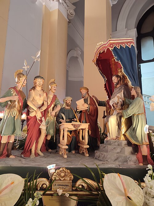 File:Variceddra Settimana Santa Caltanissetta "La Condanna".jpg