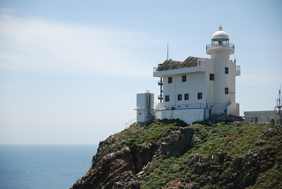File:Dokdo-Watchtower-2.JPG
