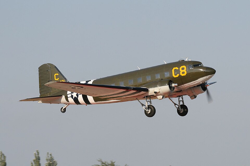 File:Douglas C-47 (246253543).jpg
