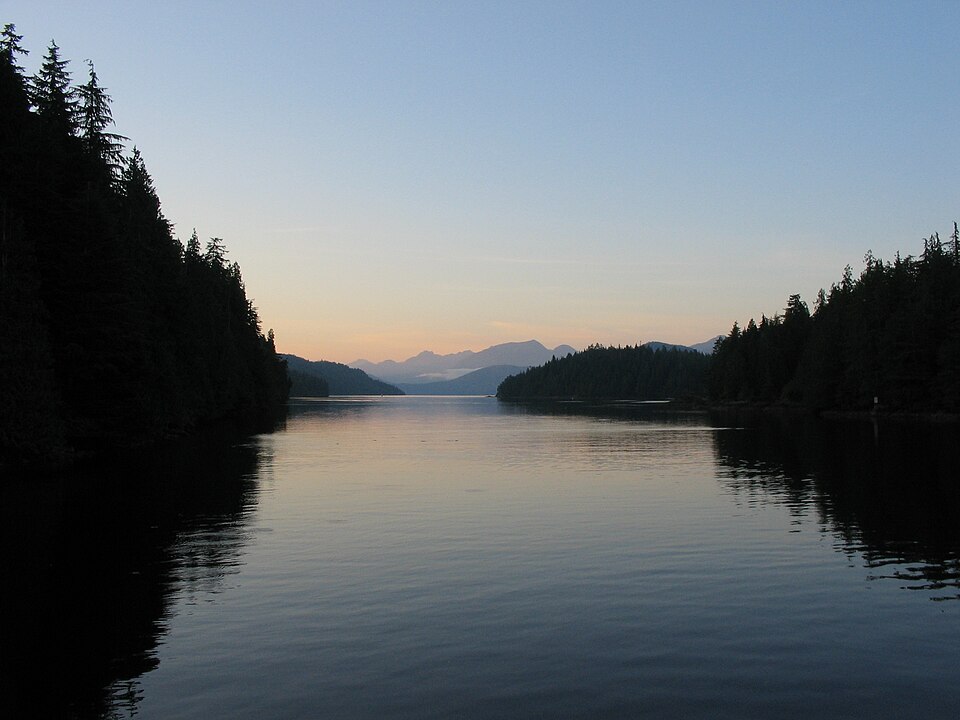 File:Dusk, Flores Island.jpg