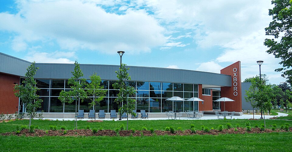 File:Oxboro Library, June 2019.jpg