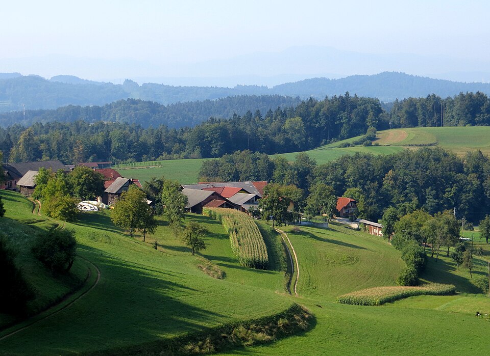 File:Vrhovlje Lukovica Slovenia 2.jpg