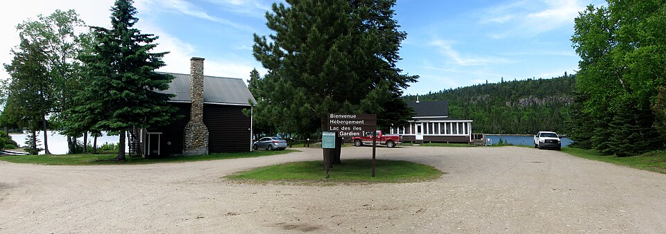 File:Accueil Grand-Lac-Des-Îles - panoramio.jpg