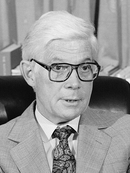 File:John Bayard Anderson (cropped 3x4).jpg